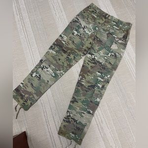 Men’s camouflage Army pants in XL long